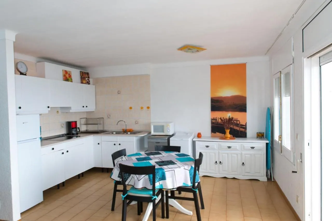 Appartement Vue Mer A Deux Pas De La Plage Roses