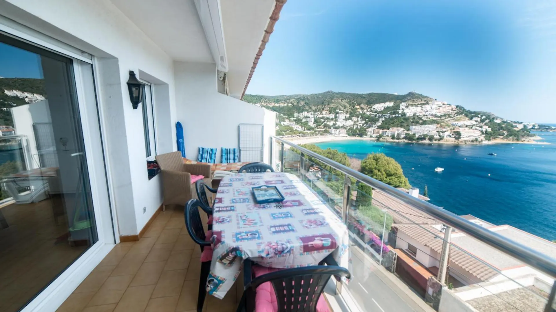 Appartement Vue Mer A Deux Pas De La Plage Roses