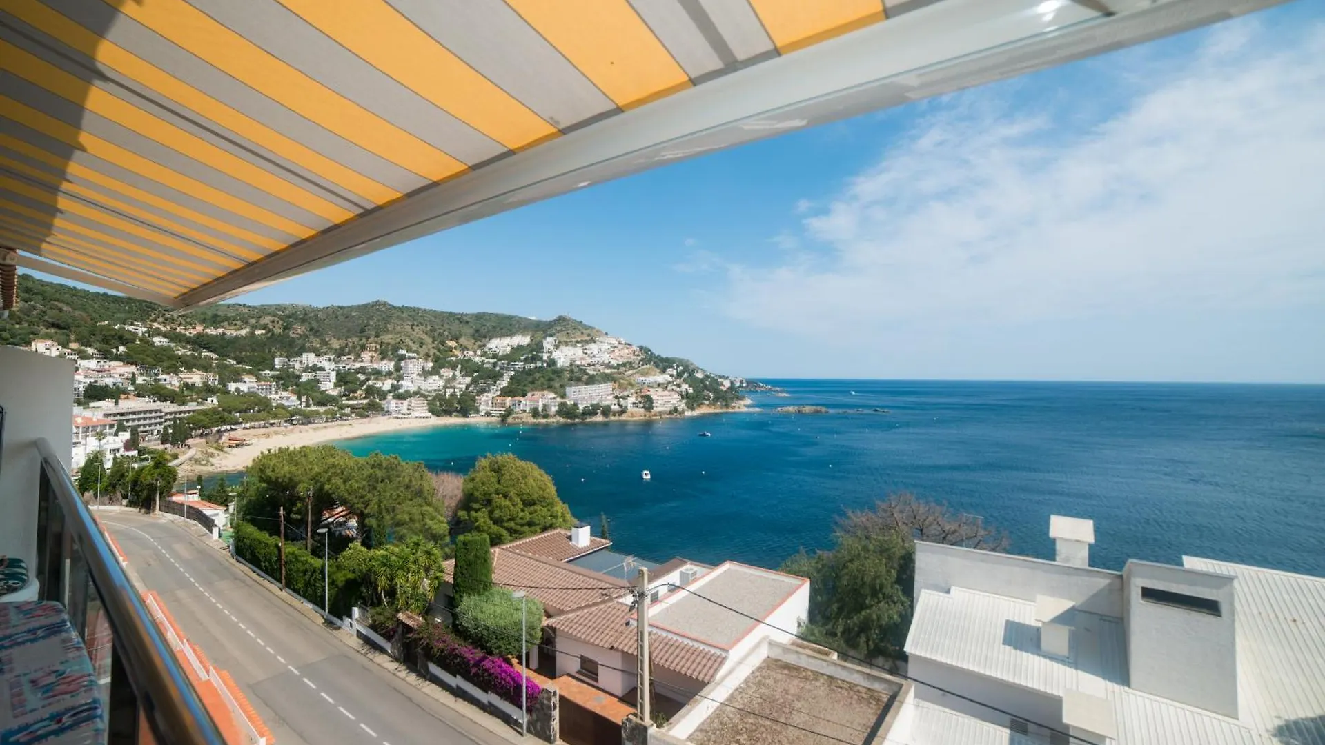 Appartement Vue Mer A Deux Pas De La Plage Roses Spain