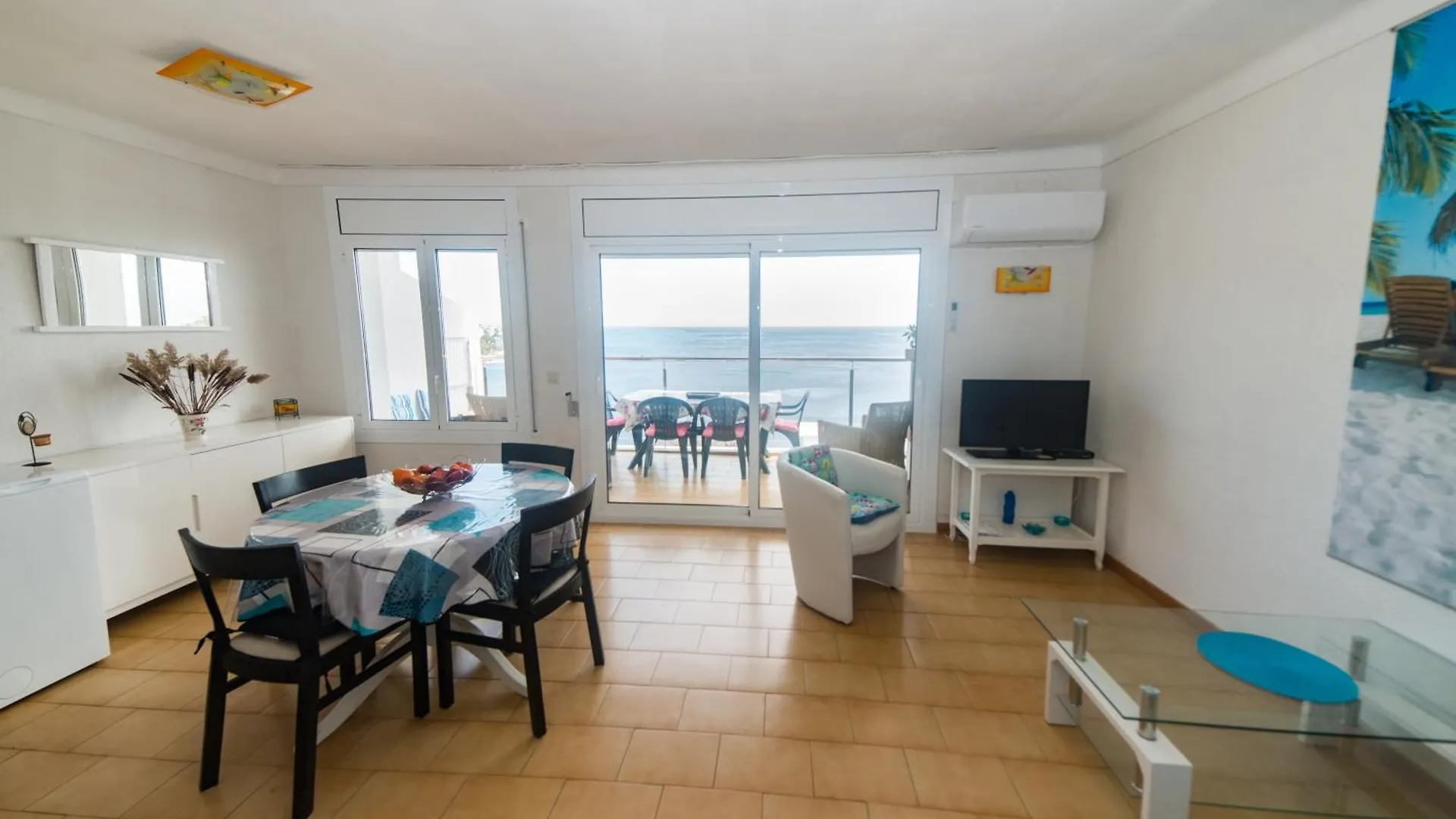 Apartment Appartement Vue Mer A Deux Pas De La Plage Roses