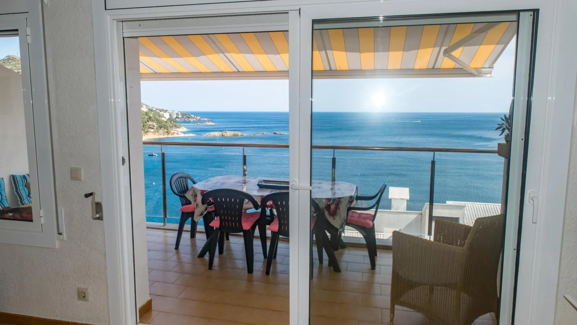 Appartement Vue Mer A Deux Pas De La Plage Roses 0*,  Spain