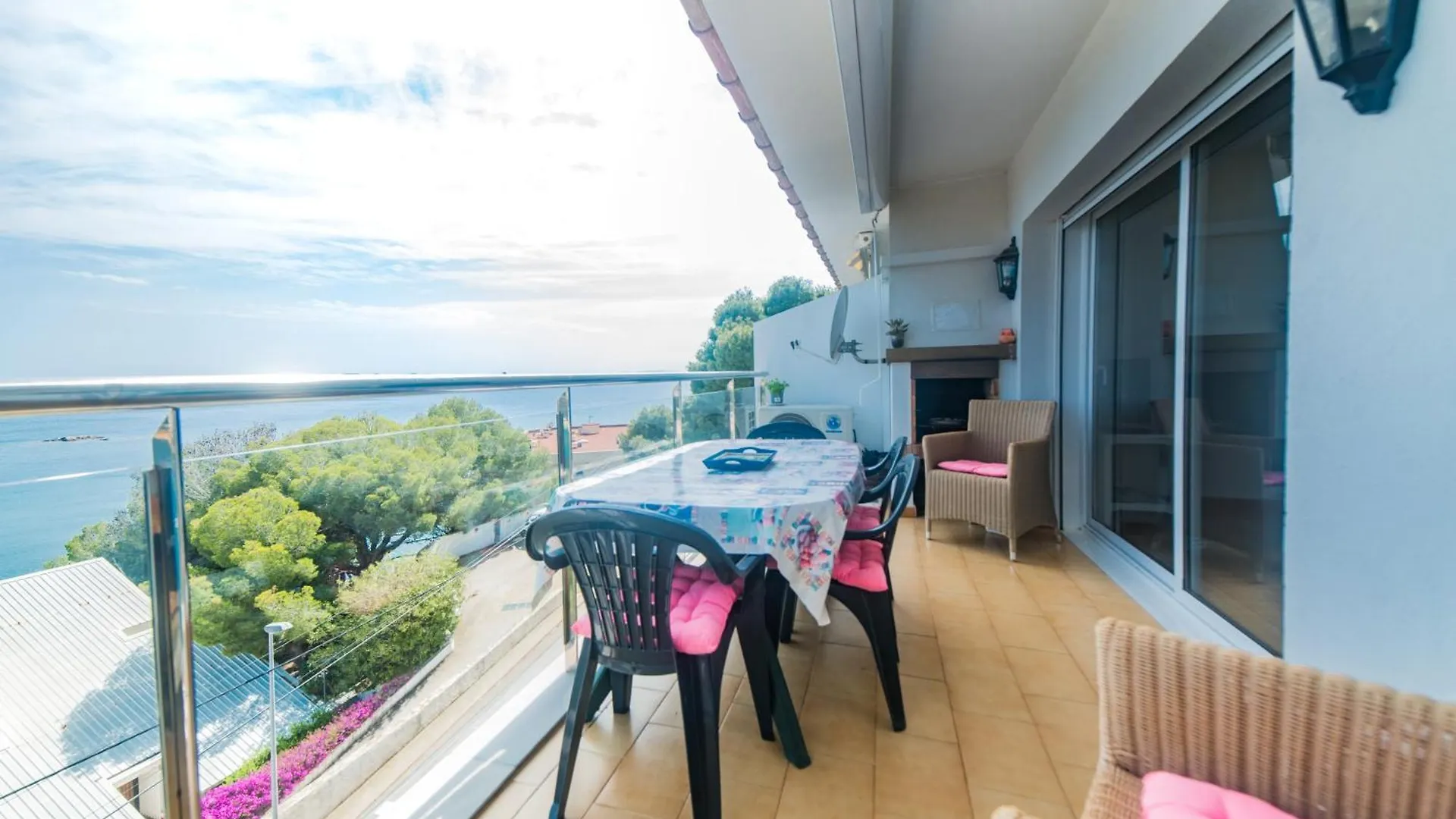 Appartement Vue Mer A Deux Pas De La Plage Roses Apartment